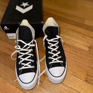 Women Converse, size 11 , Color: Black/White
